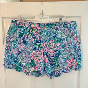 Lilly Pulitzer Scalloped shorts size 14